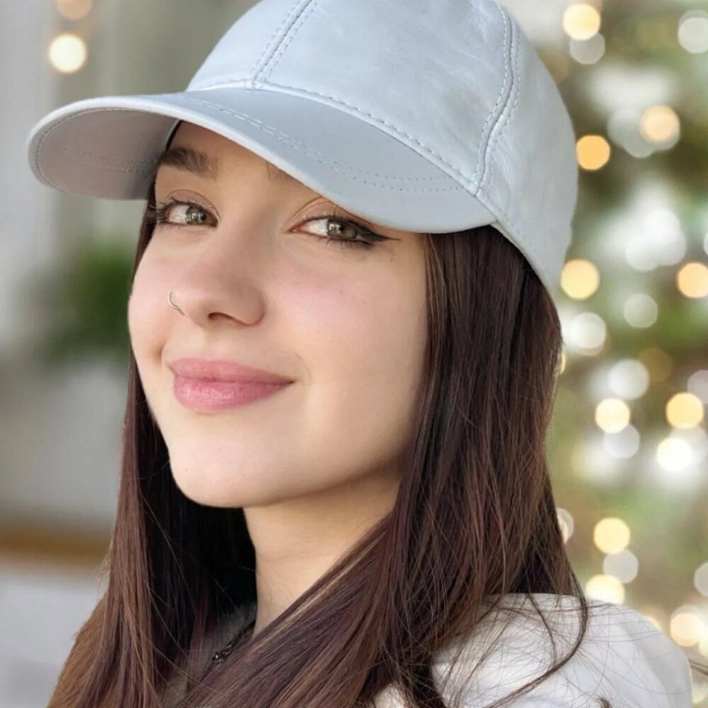 Meet your Posher, Елена